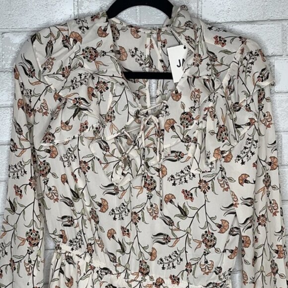 NWT Jack by BB Dakota Ivory Floral Garden Party Romper - Picture 7 of 16